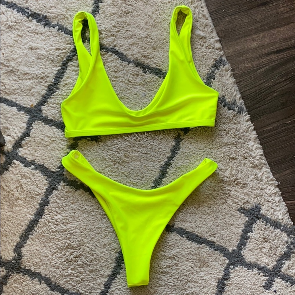 Bikini set - Picture 1 of 1